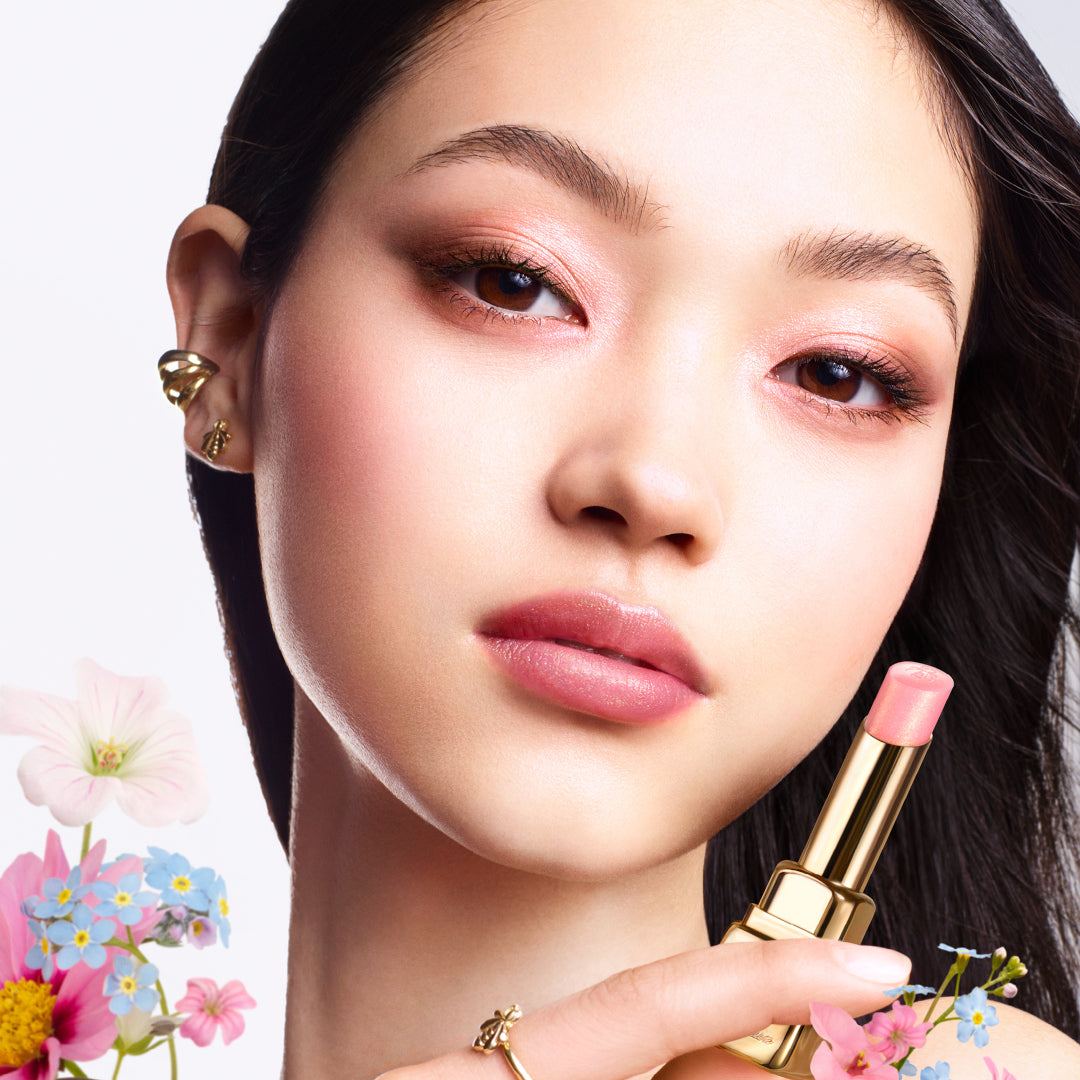 GUERLAIN KISSKISS Bee Glow Colour Reviving Lipstick Balm