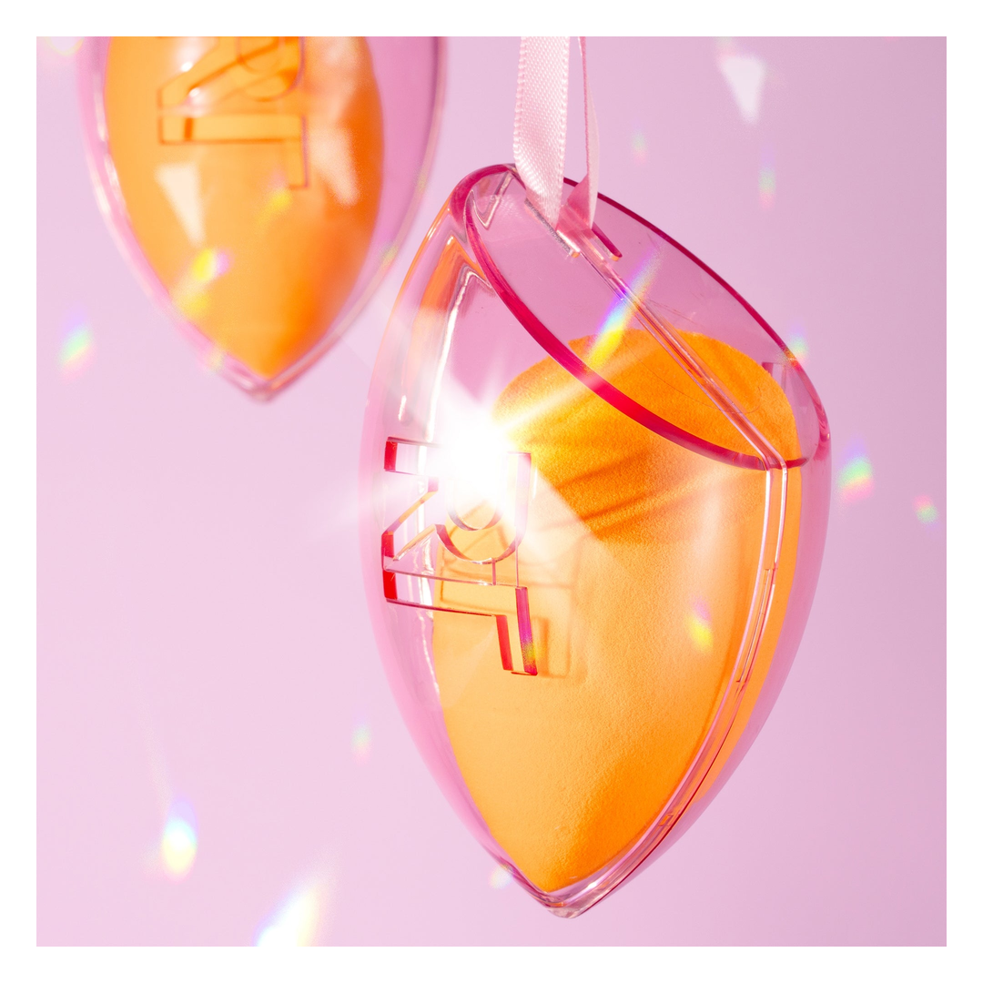 Real Techniques Miracle Complexion Sponge & Travel Case Ornament