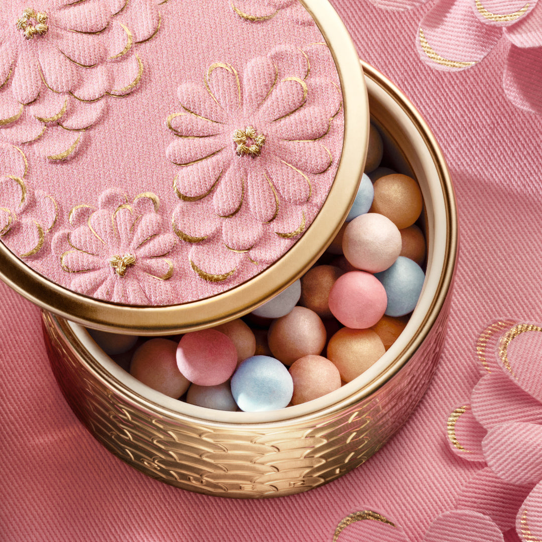 GUERLAIN Meteorites Light-Revealing Pearls of Powder