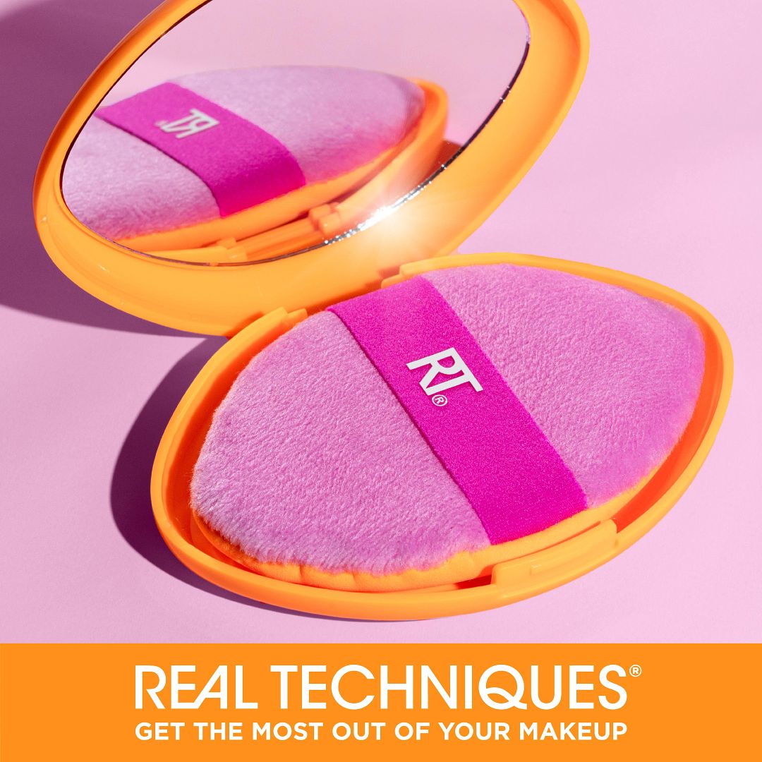 Real Techniques Miracle 2-In-1 Powder Puff + Travel Case