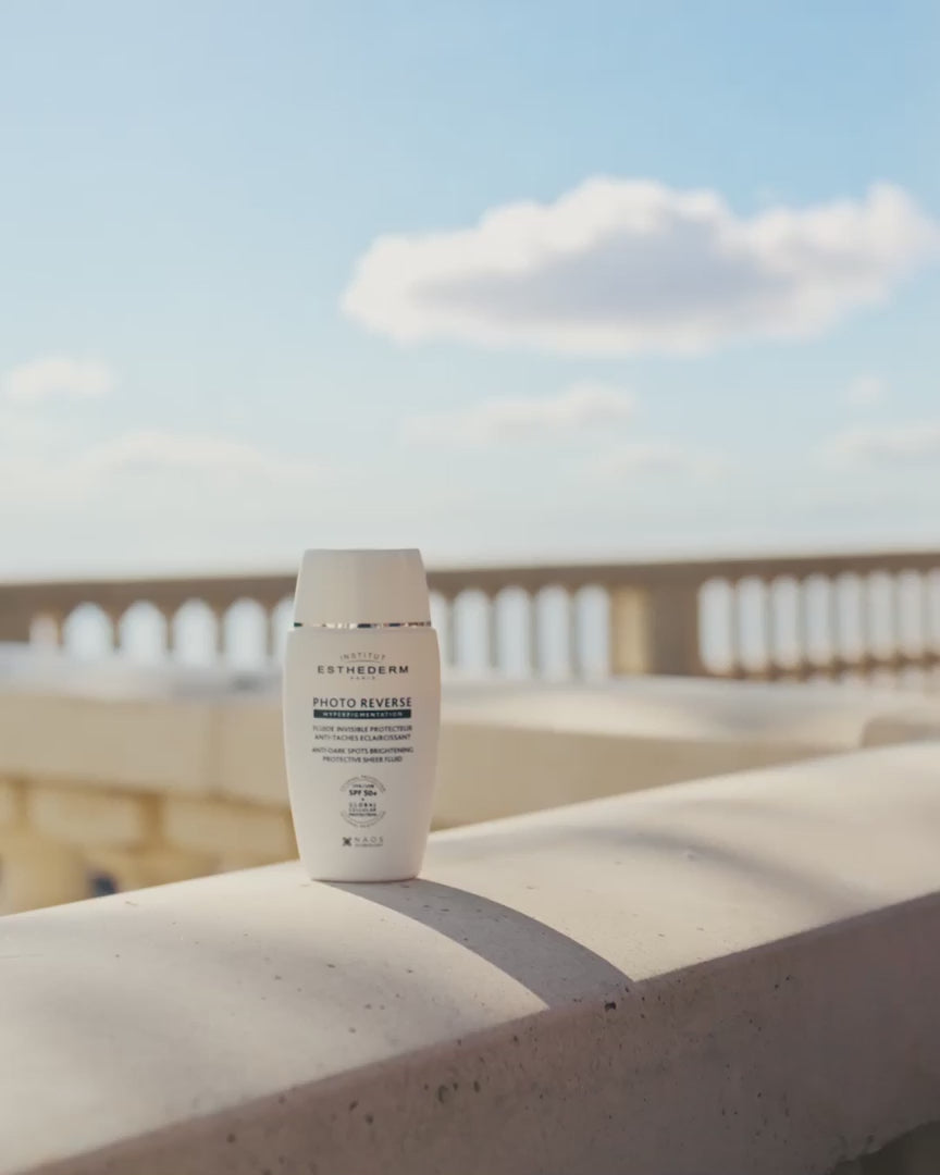 Institut Esthederm Photo Reverse Anti-Dark Spots Sheer Fluid SPF50+